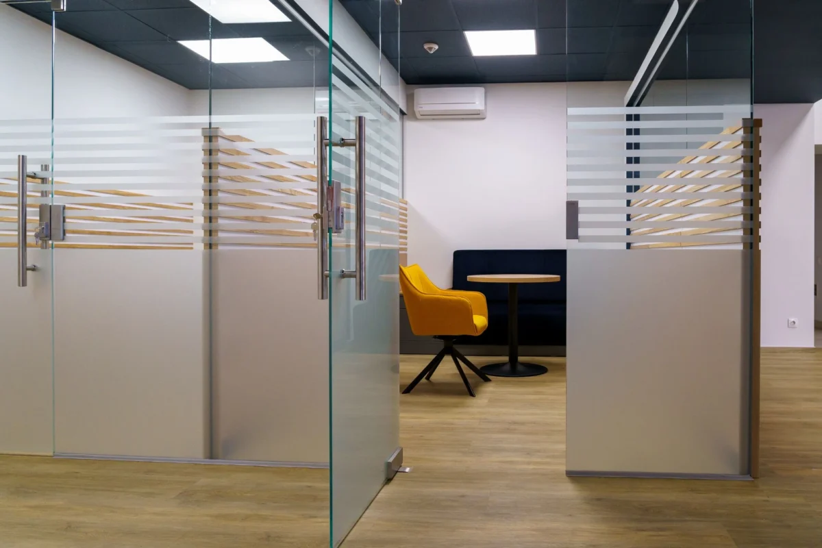 Using office partitions for noise reduction